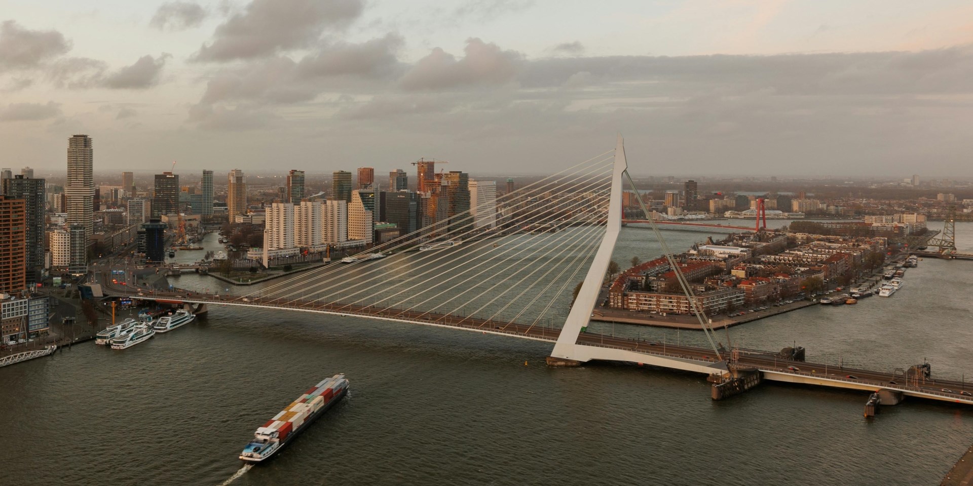 Ontdek jouw volgende opdracht of de ideale zelfstandige professional in Rotterdam met Younited®